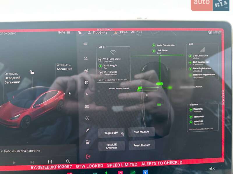 Седан Tesla Model 3 2019 в Львові