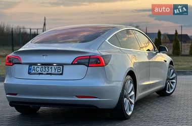 Седан Tesla Model 3 2017 в Луцьку