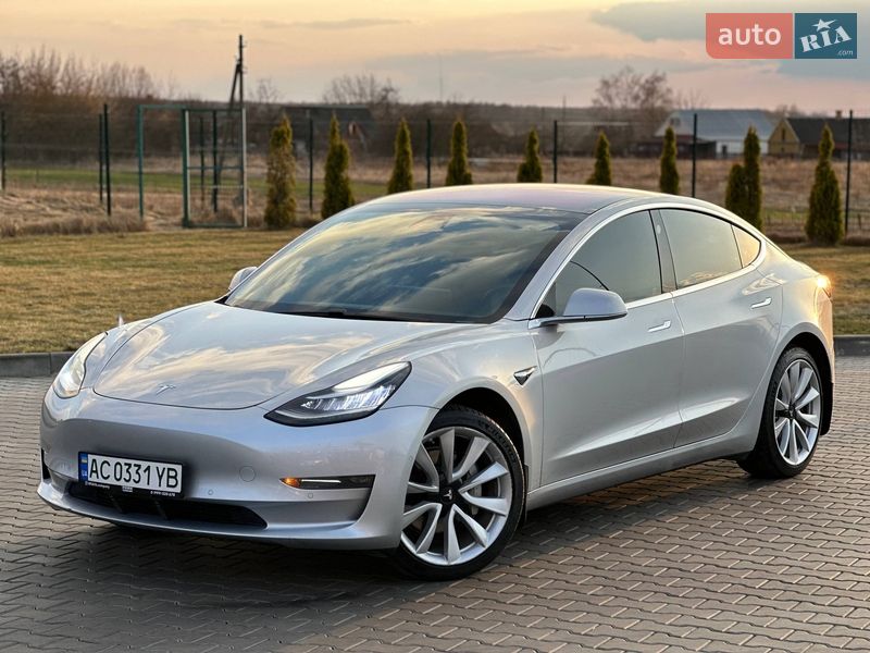 Седан Tesla Model 3 2017 в Луцьку