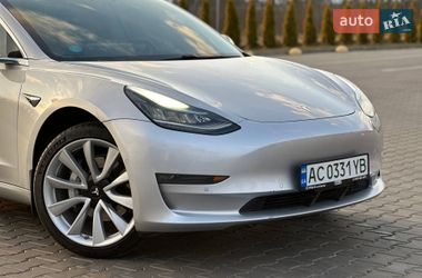 Седан Tesla Model 3 2017 в Луцьку