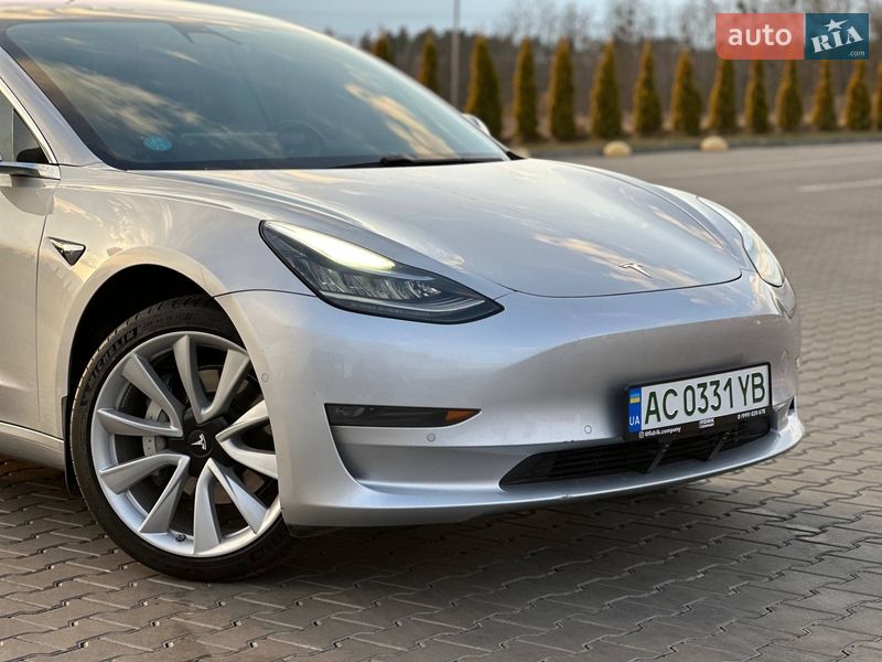 Седан Tesla Model 3 2017 в Луцьку