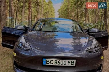 Седан Tesla Model 3 2022 в Львове