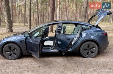 Седан Tesla Model 3 2022 в Львове