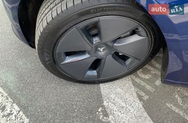 Седан Tesla Model 3 2022 в Киеве