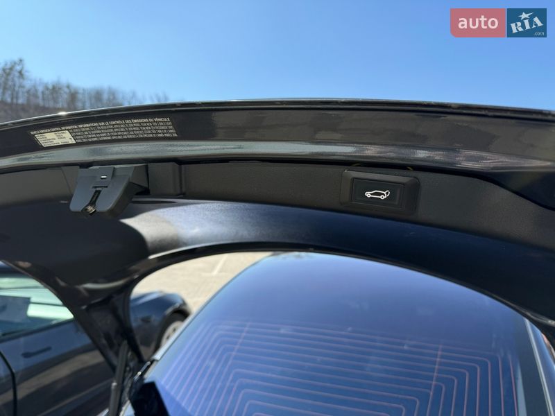 Седан Tesla Model 3 2018 в Обухове