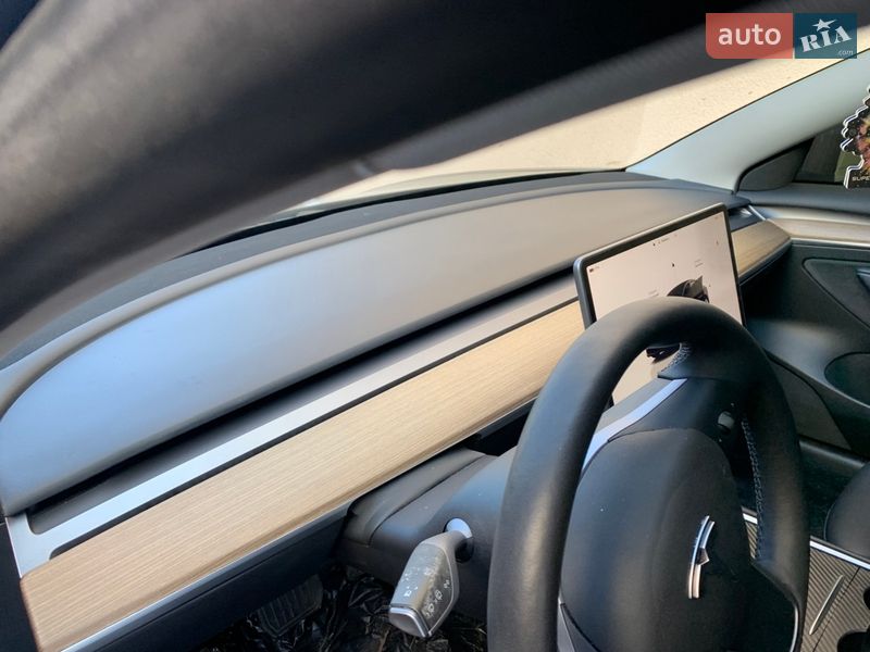 Седан Tesla Model 3 2023 в Киеве