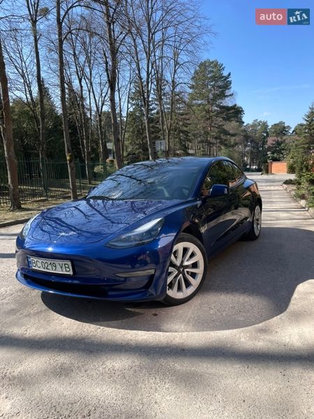 Седан Tesla Model 3 2022 в Львове