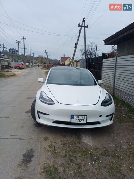 Седан Tesla Model 3 2019 в Одесі