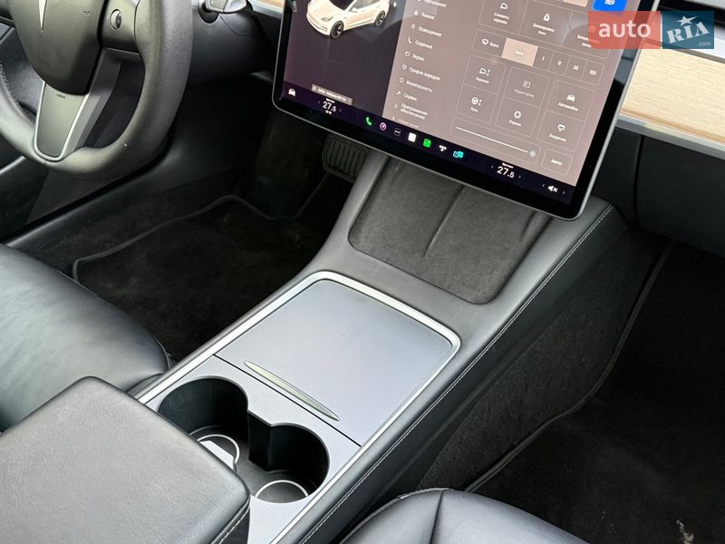Седан Tesla Model 3 2021 в Луцке