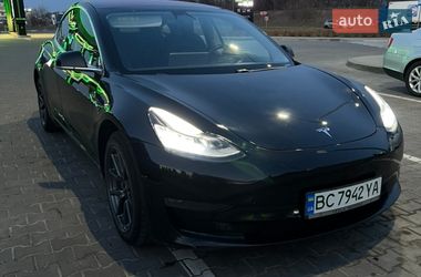 Седан Tesla Model 3 2019 в Львове