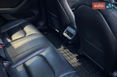 Седан Tesla Model 3 2019 в Львове