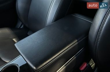 Седан Tesla Model 3 2019 в Львове