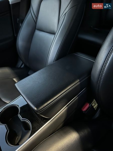 Седан Tesla Model 3 2019 в Львове фото 24 Седан Tesla Model 3 2019 в Львове