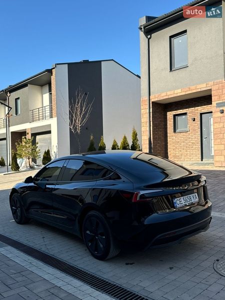 Седан Tesla Model 3 2024 в Черновцах