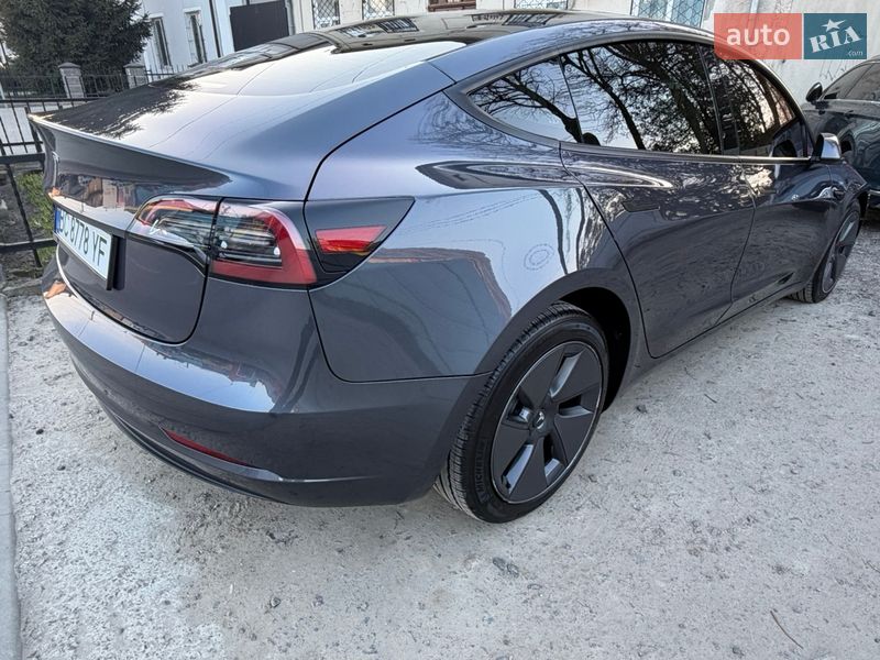 Седан Tesla Model 3 2023 в Яворові