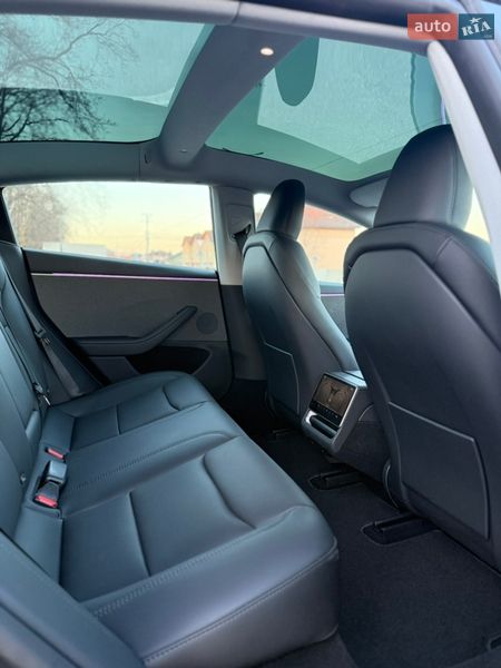 Седан Tesla Model 3 2025 в Києві