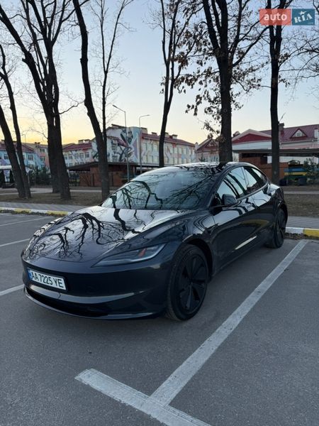 Седан Tesla Model 3 2025 в Києві