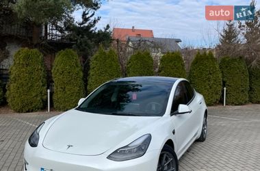 Седан Tesla Model 3 2022 в Львові