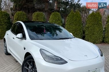 Седан Tesla Model 3 2022 в Львове