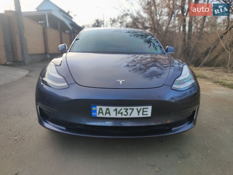 Седан Tesla Model 3 2020 в Киеве