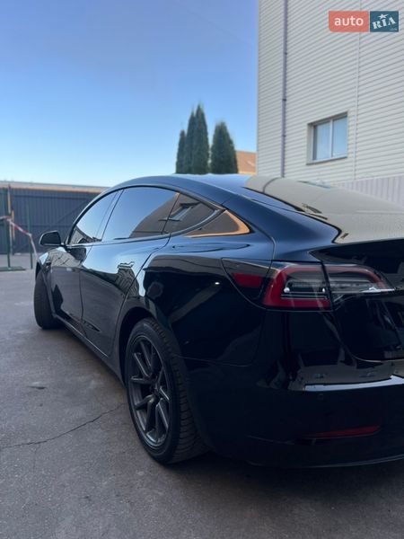 Седан Tesla Model 3 2019 в Киеве фото 10 Седан Tesla Model 3 2019 в Киеве
