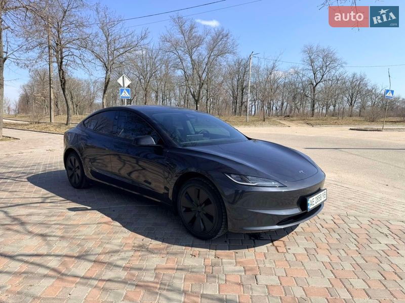 Седан Tesla Model 3 2024 в Кропивницькому