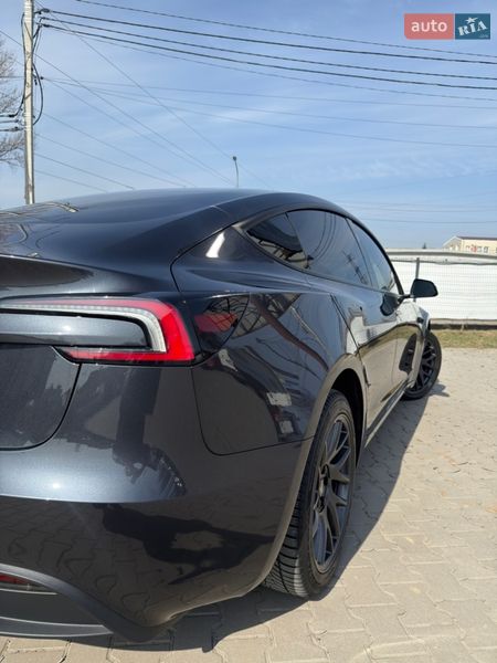 Седан Tesla Model 3 2025 в Києві