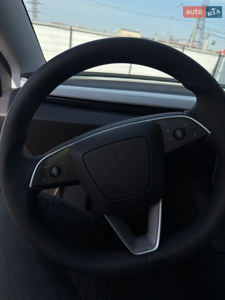 Седан Tesla Model 3 2025 в Києві