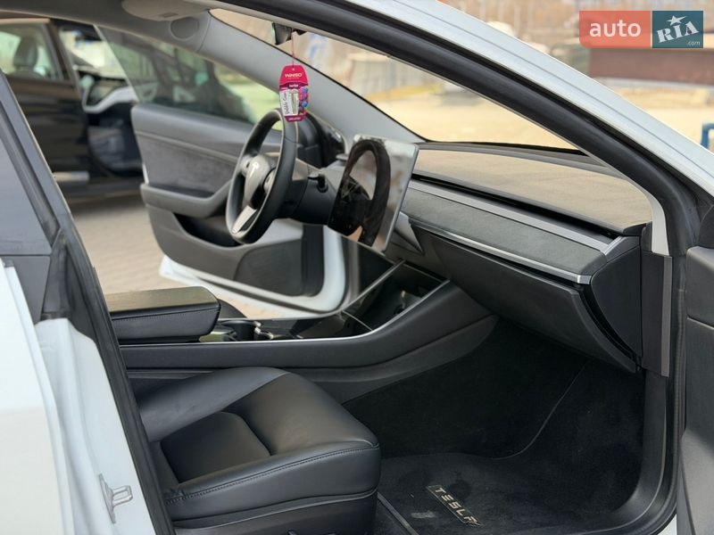 Седан Tesla Model 3 2019 в Хмельницком