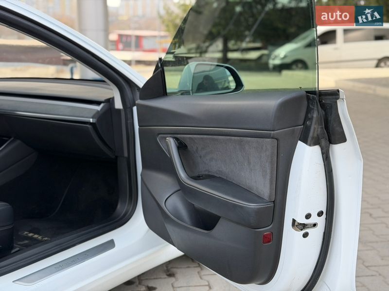 Седан Tesla Model 3 2019 в Хмельницком