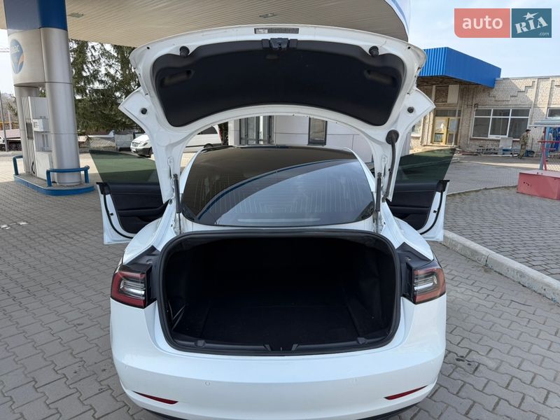 Седан Tesla Model 3 2019 в Хмельницком