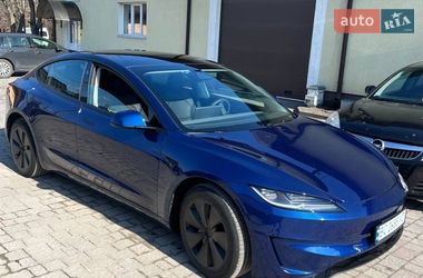 Седан Tesla Model 3 2024 в Львове