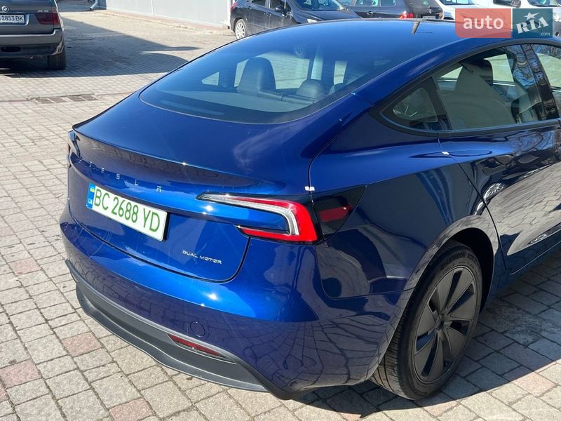 Седан Tesla Model 3 2024 в Львові