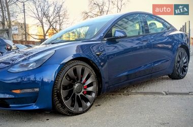 Седан Tesla Model 3 2021 в Киеве
