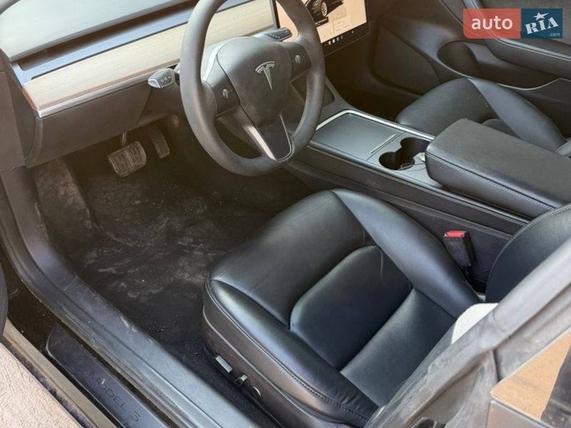 Седан Tesla Model 3 2021 в Киеве