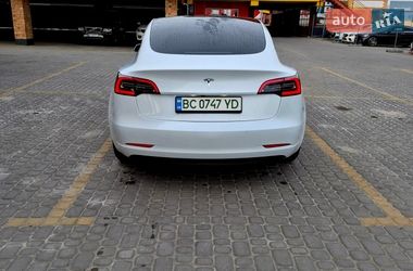 Седан Tesla Model 3 2019 в Львове