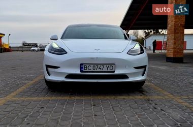 Седан Tesla Model 3 2019 в Львове