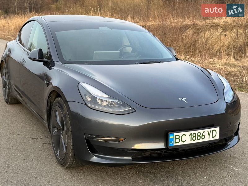 Седан Tesla Model 3 2023 в Трускавце
