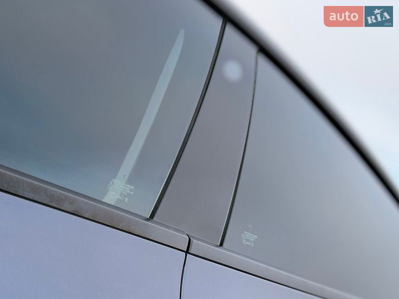 Седан Tesla Model 3 2023 в Трускавце