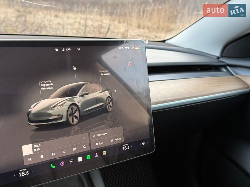 Седан Tesla Model 3 2023 в Трускавце