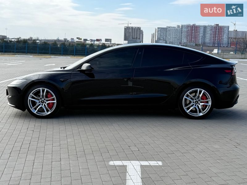 Седан Tesla Model 3 2024 в Одесі
