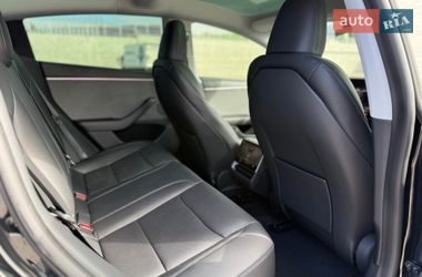 Седан Tesla Model 3 2024 в Одесі