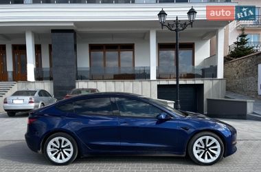 Седан Tesla Model 3 2023 в Тернополе
