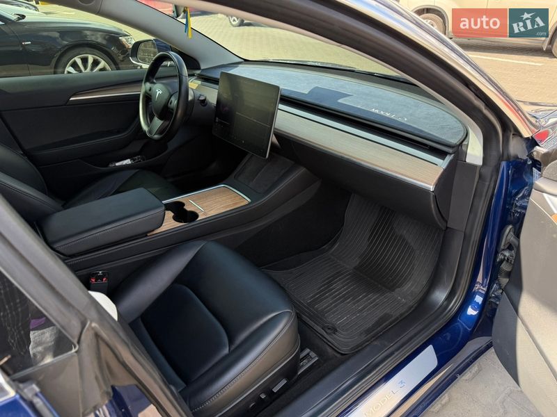 Седан Tesla Model 3 2018 в Ирпене