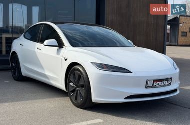 Седан Tesla Model 3 2024 в Киеве