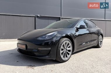 Седан Tesla Model 3 2022 в Киеве