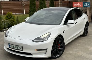 Седан Tesla Model 3 2020 в Коростені