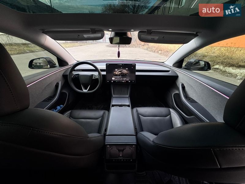 Седан Tesla Model 3 2024 в Кропивницком