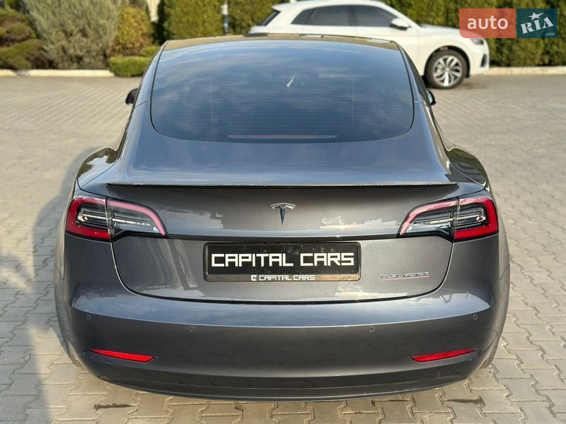 Седан Tesla Model 3 2022 в Луцке