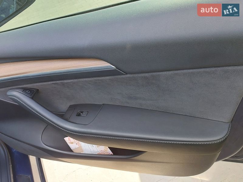 Седан Tesla Model 3 2022 в Баришівка